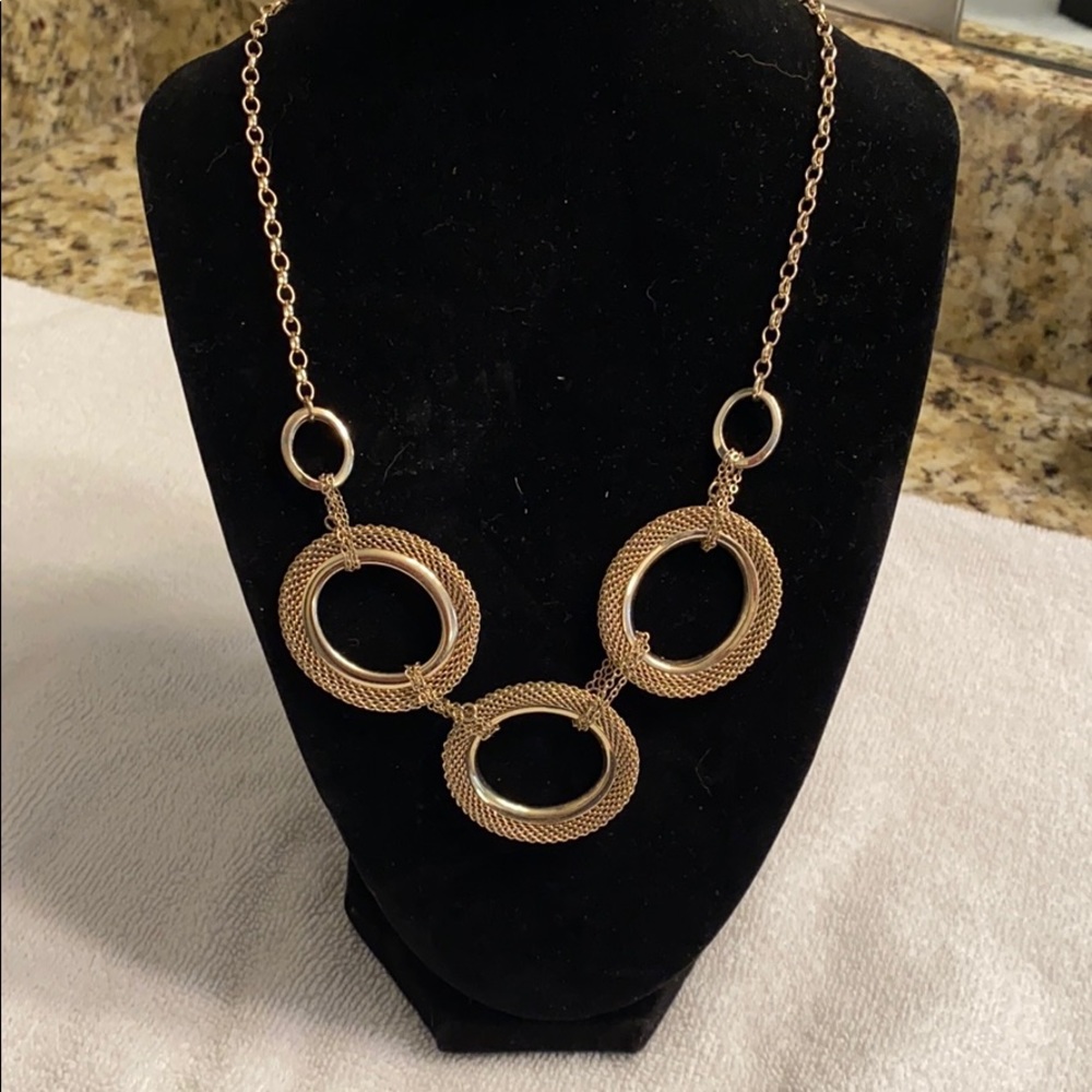 Gold fashion necklace